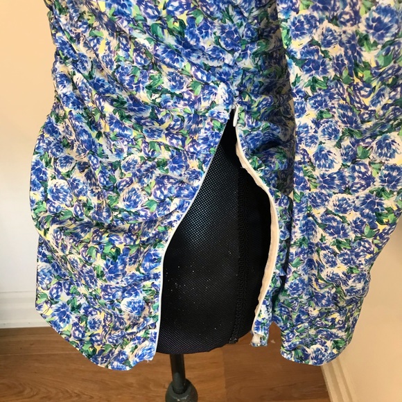 Ruffled Floral ZARA Blouse - Picture 3 of 4